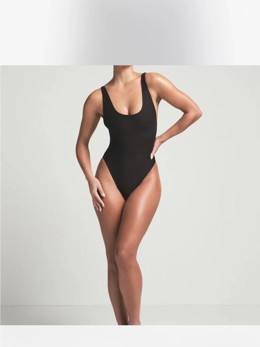 SKIMS SIGNATURE SWIM SCOOP NECK ONEPIECE